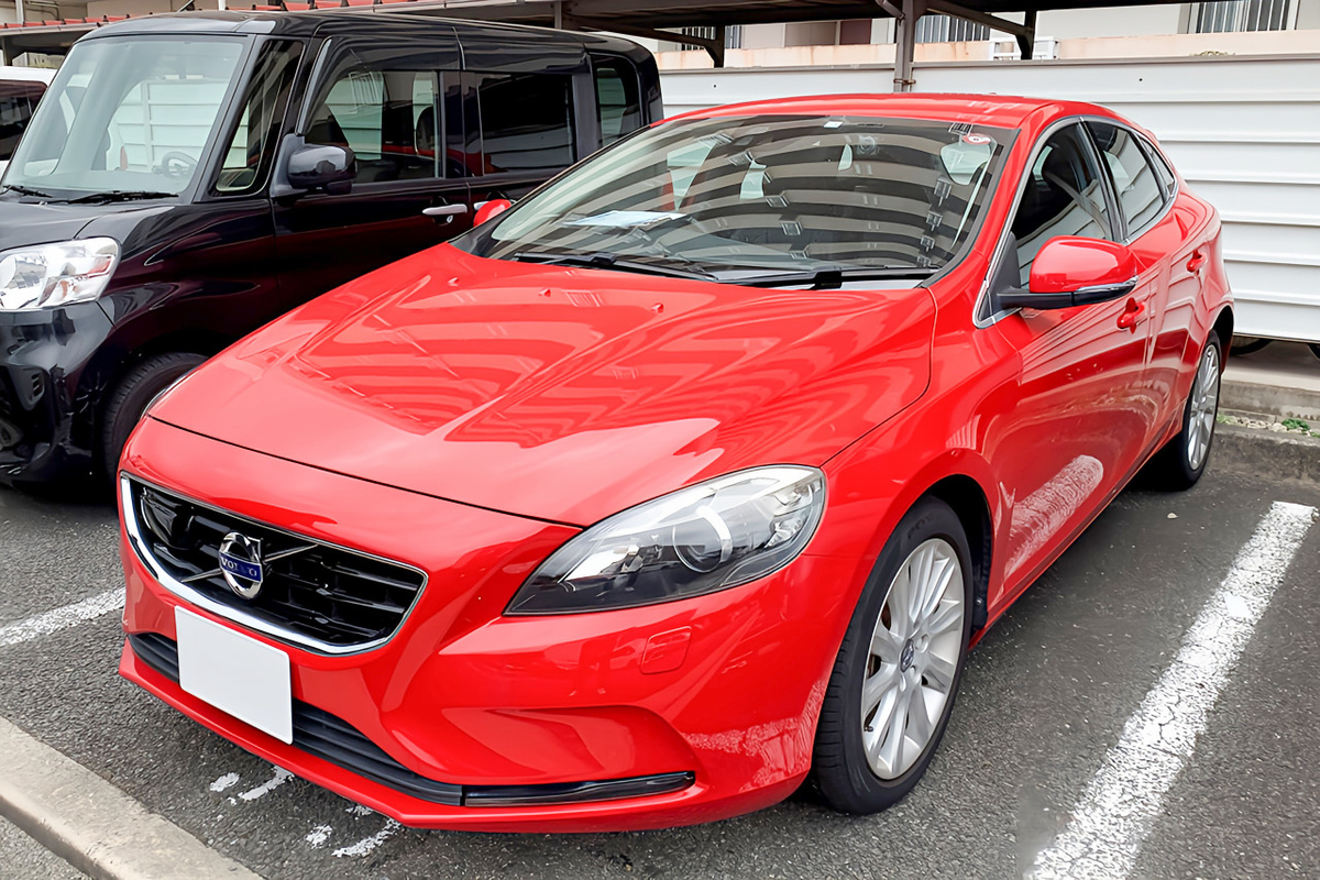 2015 ボルボ V40 T3 SE買取実績