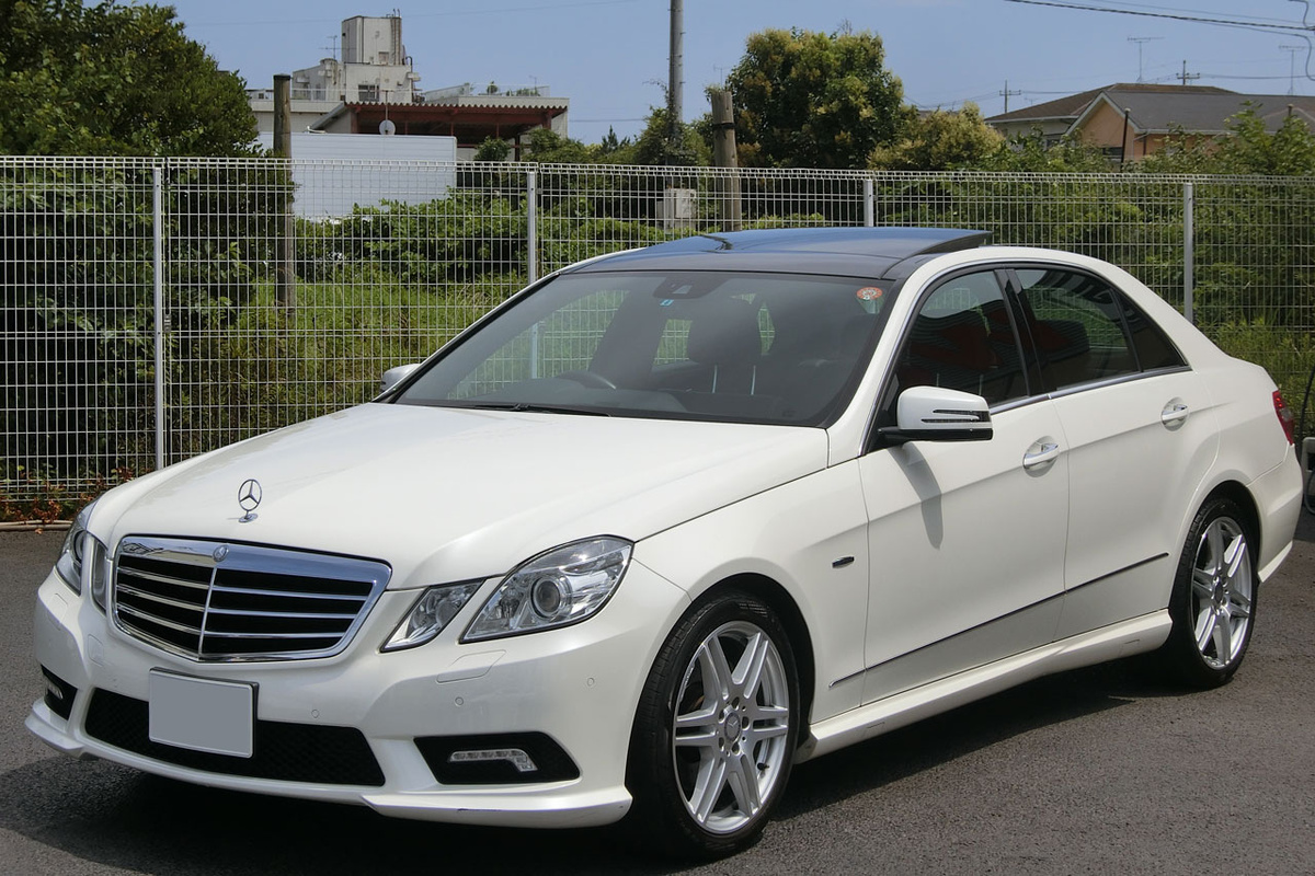 2011 メルセデス・ベンツ Eクラス E250 BEアバンギャルドCGI AMGスポーツPKG買取実績